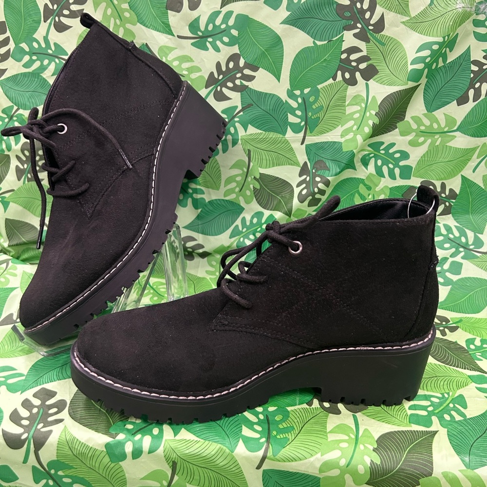 Sonoma goods for life snowstorm women’s wedge chukka boots size 10 M
